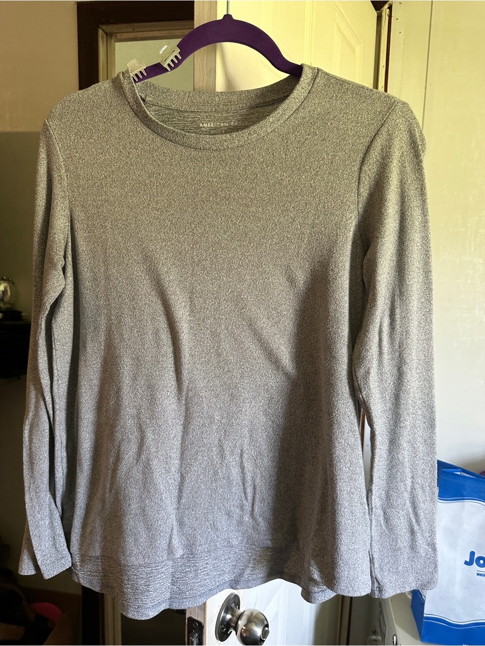American Eagle Outfitters Gray Soft & Stretch Crew Tee
